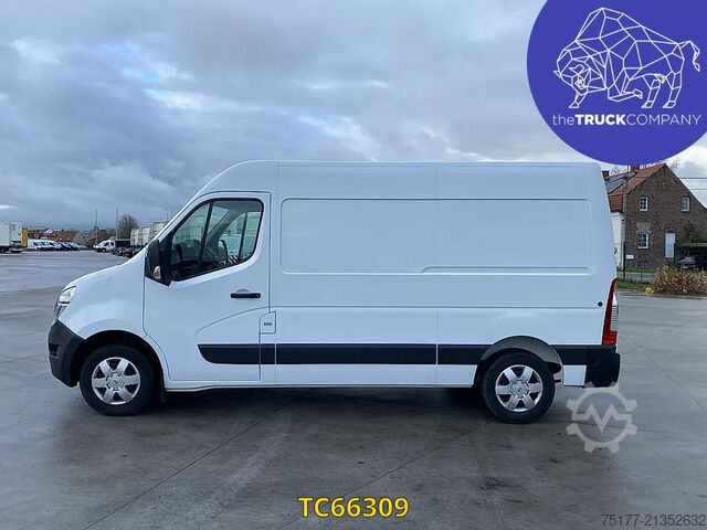 Panel van Nissan Interstar 130.35 L2H2