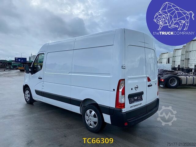 Panel van Nissan Interstar 130.35 L2H2