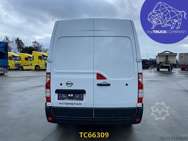 Panel van Nissan Interstar 130.35 L2H2