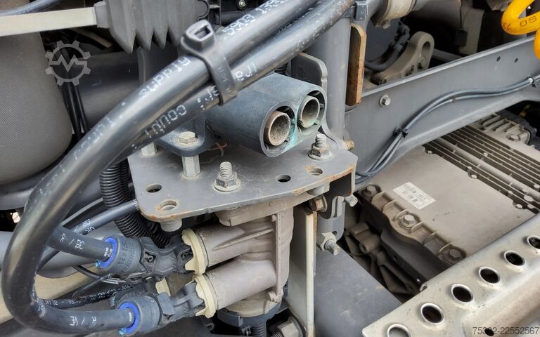 Standard-SZM Renault T T 520 HIGH SLEEPER 4x2 EURO 6 - 33-BPH-4
