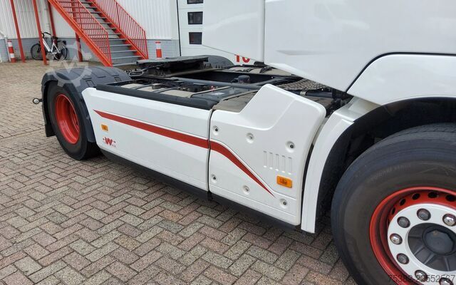 Standard-SZM Renault T T 520 HIGH SLEEPER 4x2 EURO 6 - 33-BPH-4