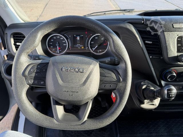 Transporter mit Koffer IVECO IVECO 35C16H