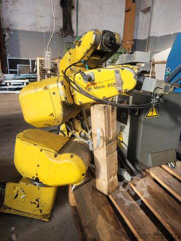 3 industrial robots Fanuc Ltd LR Mate 200iB 3L