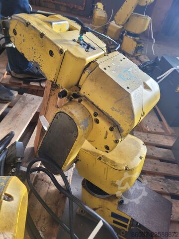 3 industrial robots Fanuc Ltd LR Mate 200iB 3L