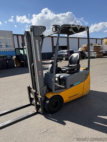 Elektrisch – 3 Räder Jungheinrich EFG115 4.5m/ 2021y/ 828h