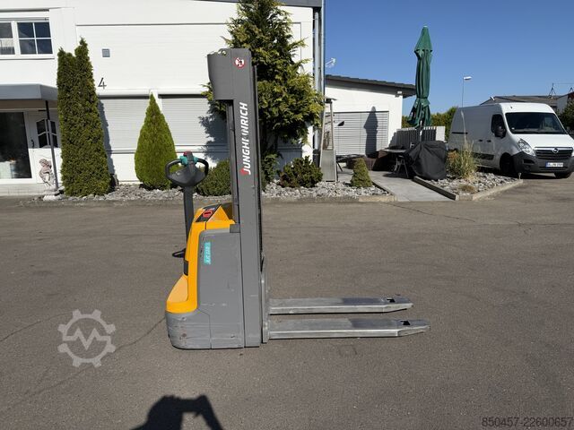 Palettenstapler Jungheinrich EJC 110 4.3m/ 691h/ 2020y