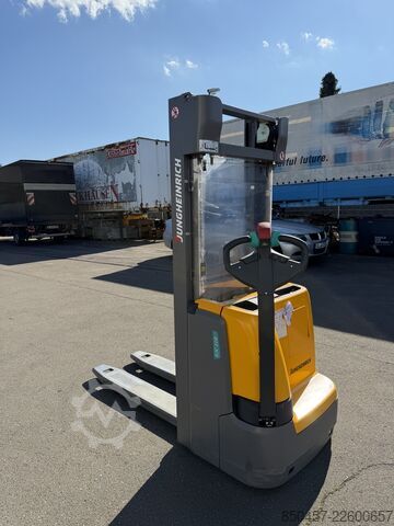 Palettenstapler Jungheinrich EJC 110 4.3m/ 691h/ 2020y