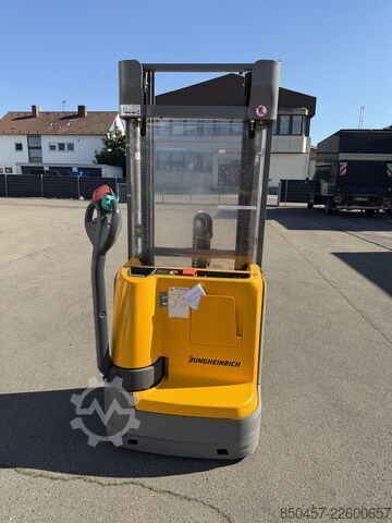Palettenstapler Jungheinrich EJC 110 4.3m/ 691h/ 2020y