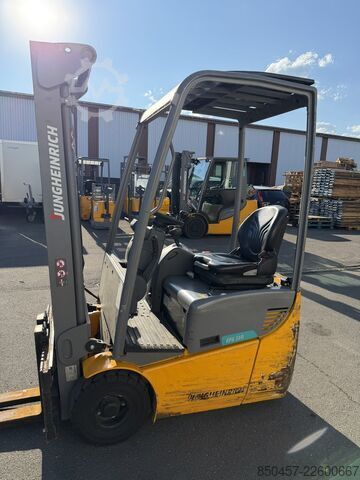 Electric - 3 wheels Jungheinrich EFG 110 2022y/ 3.3m/ 1127h