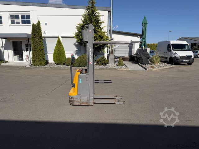 Pallet Stackers Jungheinrich EJC 112 li-ion 2.9m/ cold store