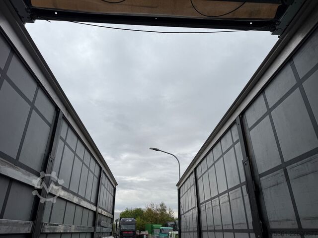 Semitrailer  Göbel Rollerbett Mega AIRCARGO Hyrdraul. Hubdach