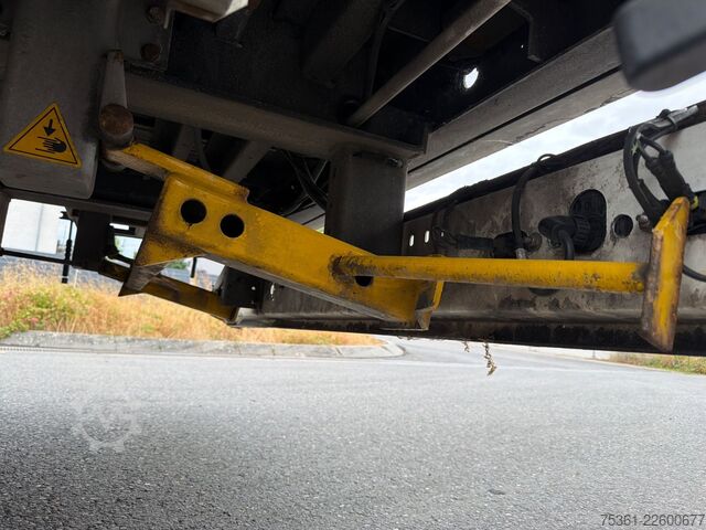 Semitrailer  Göbel Rollerbett Mega AIRCARGO Hyrdraul. Hubdach