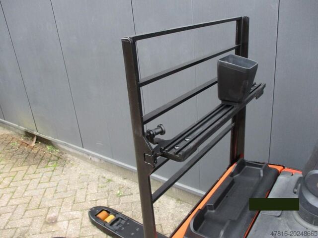 Pallet truck TOYOTA LPE 200