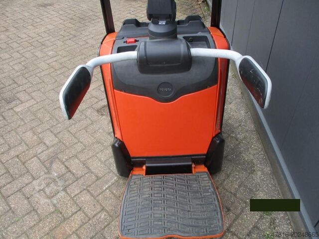 Pallet truck TOYOTA LPE 200