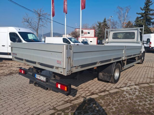 Curtain sider van IVECO 70C18