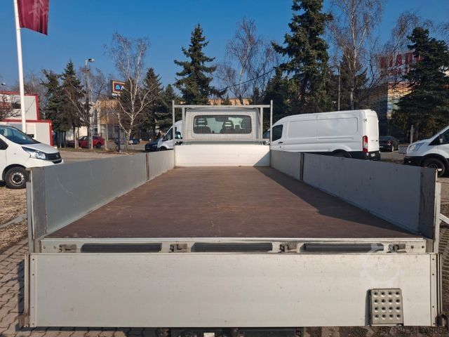 Curtain sider van IVECO 70C18