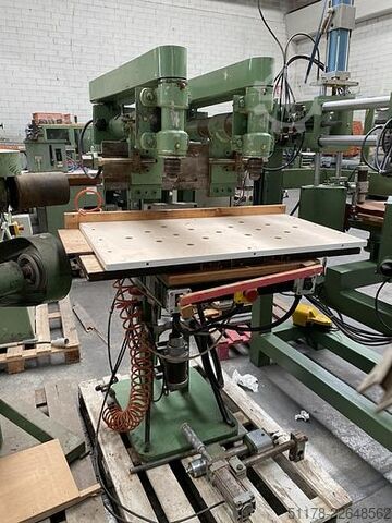 Vertical drilling machine with 2 adjustable spindles  