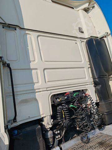 Volume tractor unit DAF XF 106.480 SSC mega