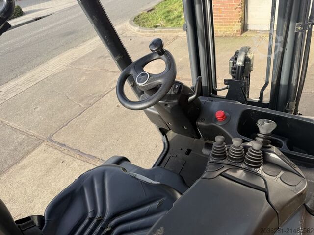 Elektro 4 Rad-Stapler Linde E20PH-02