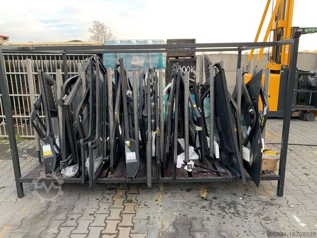 Cabins, seats and drivers shelter Linde Door Series 1202