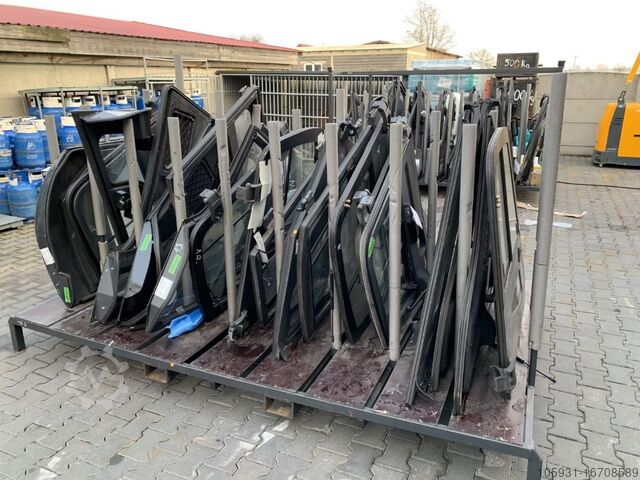 Cabins, seats and drivers shelter Linde Door Series 1202