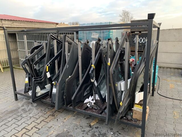 Cabins, seats and drivers shelter Linde Door Series 1202