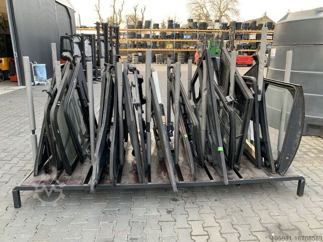 Cabins, seats and drivers shelter Linde Door Series 1202