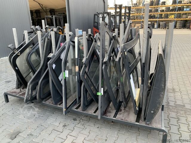 Cabins, seats and drivers shelter Linde Door Series 1252