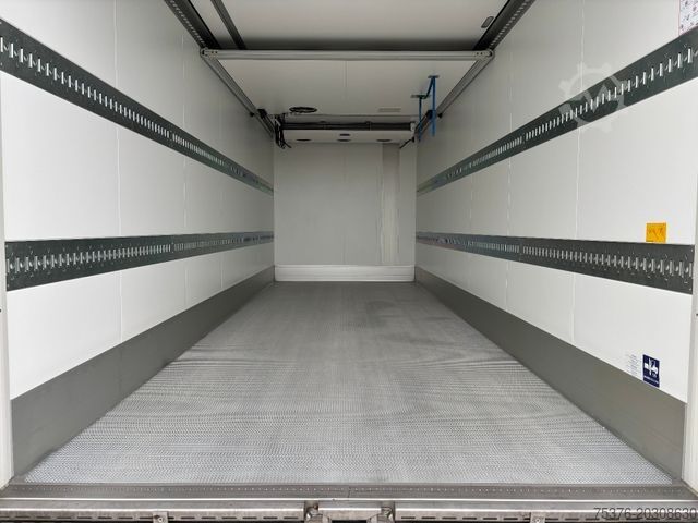 Refrigerated truck MERCEDES-BENZ Actros 1833 Schmitz Kühlkoffer Carrier 1100U