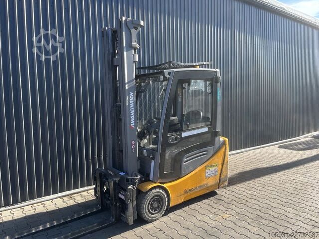 Electric 3-wheel forklift Jungheinrich EFG216
