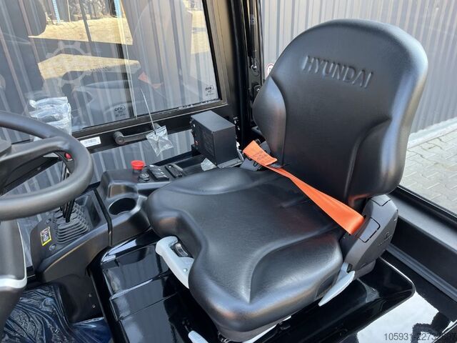 Electric 3-wheel forklift Hyundai 15BT-9U
