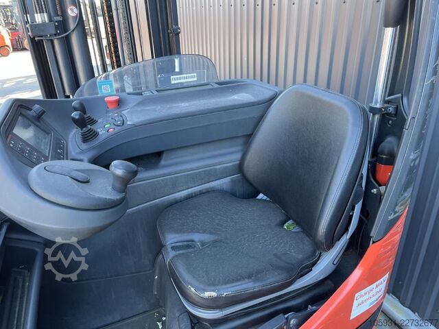 Schubmaststapler Linde R14-01