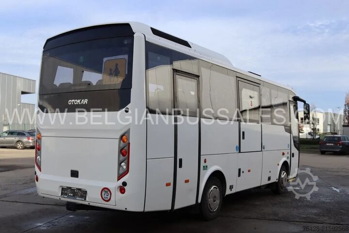 Kleinbus Otokar Navigo U / 7.8m / Airco / Lift / Manual