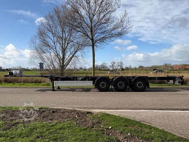 Containertransport Renders 3AFCST08 Multichassis / Extendable / SAF Axles ...