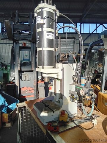 Pneumatische Presse SCHMIDT