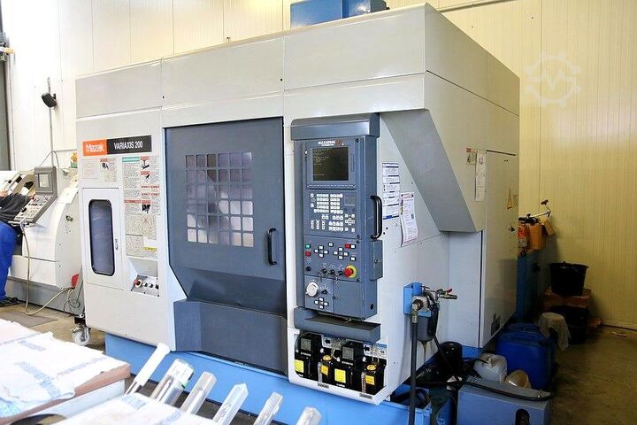 Vertikales Bearbeitungszentrum MAZAK Variaxis 200
