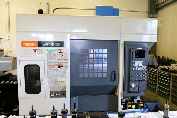 Vertikales Bearbeitungszentrum MAZAK Variaxis 200