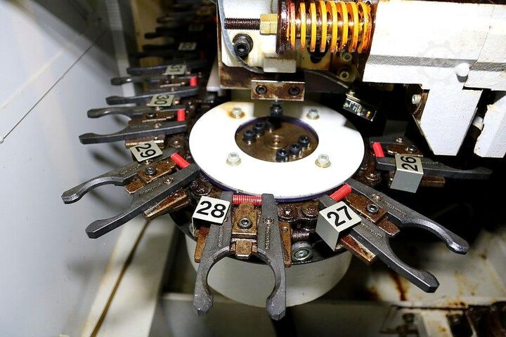 Vertikales Bearbeitungszentrum MAZAK Variaxis 200