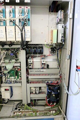 Vertikales Bearbeitungszentrum MAZAK Variaxis 200