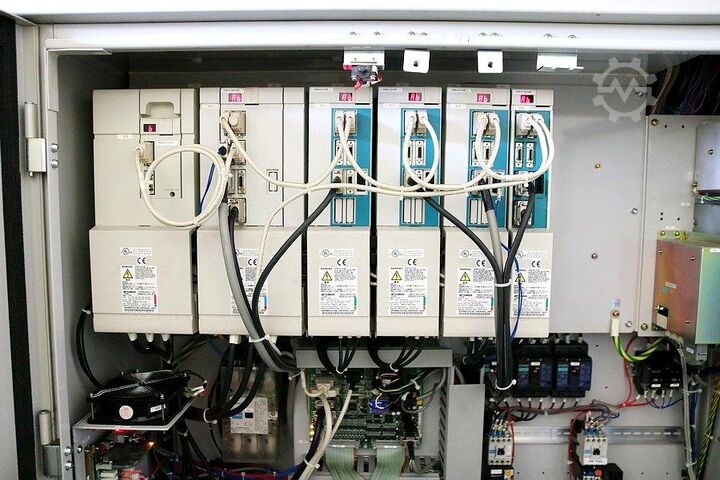 Vertikales Bearbeitungszentrum MAZAK Variaxis 200