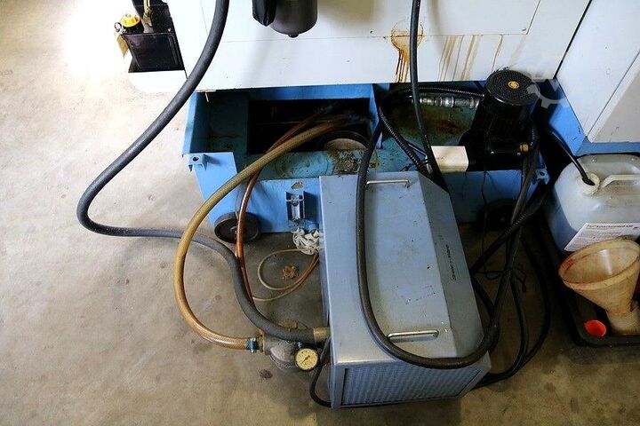 Vertikales Bearbeitungszentrum MAZAK Variaxis 200