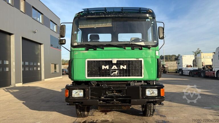 Chassis cab MAN 26.272 (MANUAL PUMP / POMPE MANUELLE / LAMES / ...