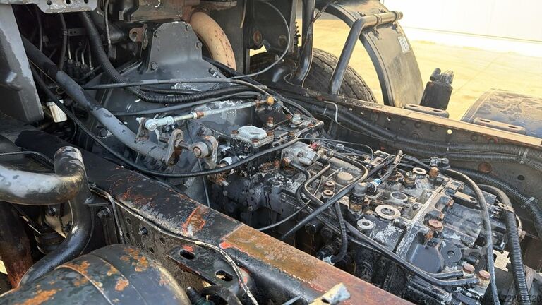 Chassis cab MAN 26.272 (MANUAL PUMP / POMPE MANUELLE / LAMES / ...