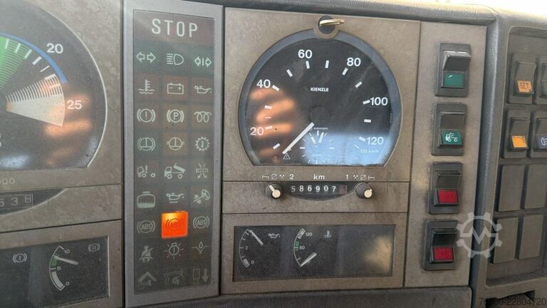 Chassis cab MAN 26.272 (MANUAL PUMP / POMPE MANUELLE / LAMES / ...