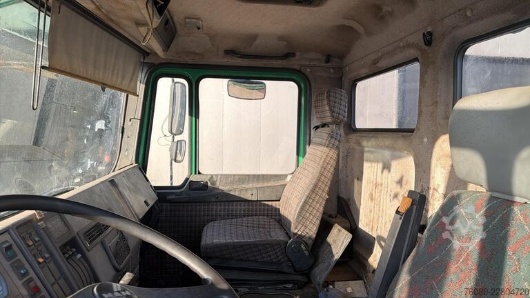Chassis cab MAN 26.272 (MANUAL PUMP / POMPE MANUELLE / LAMES / ...