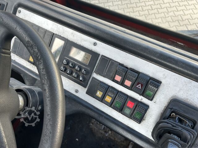 Standard tractor Terberg YT182 / Motor Problem - Oil Pressure / 2006 / C...
