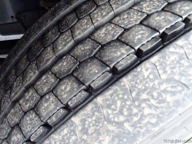 Beverage truck IVECO 260 S 42*kpl. Zug*2x LBW*Lift/Lenk*Ret.*38 Pal.