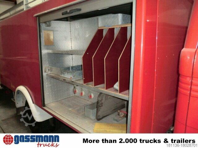 Fire truck Mercedes-Benz LP 813 4x2 Löschfahrzeug mit Wasserbehälter 2240