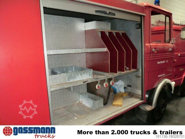 Fire truck Mercedes-Benz LP 813 4x2 Löschfahrzeug mit Wasserbehälter 2240