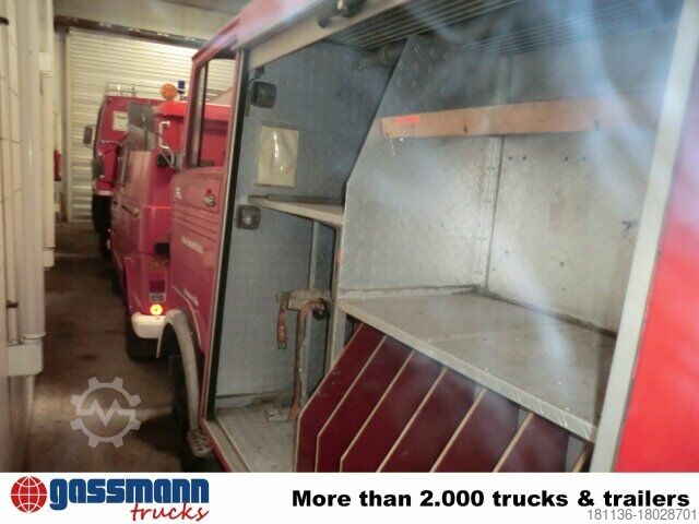 Fire truck Mercedes-Benz LP 813 4x2 Löschfahrzeug mit Wasserbehälter 2240